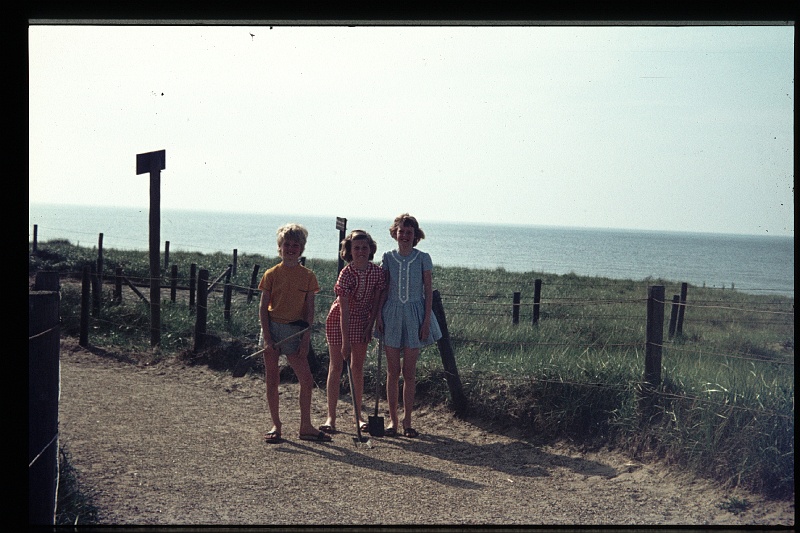 04.Wassenaarseslag jun 1973 Brigitte,Marion,Peter.JPG